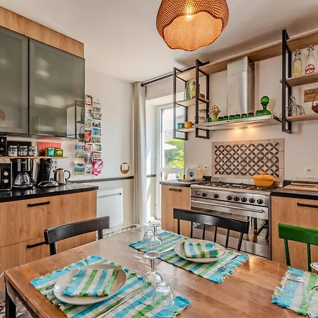 Maison 8 Pers Plein Centre Holiday home Lesneven